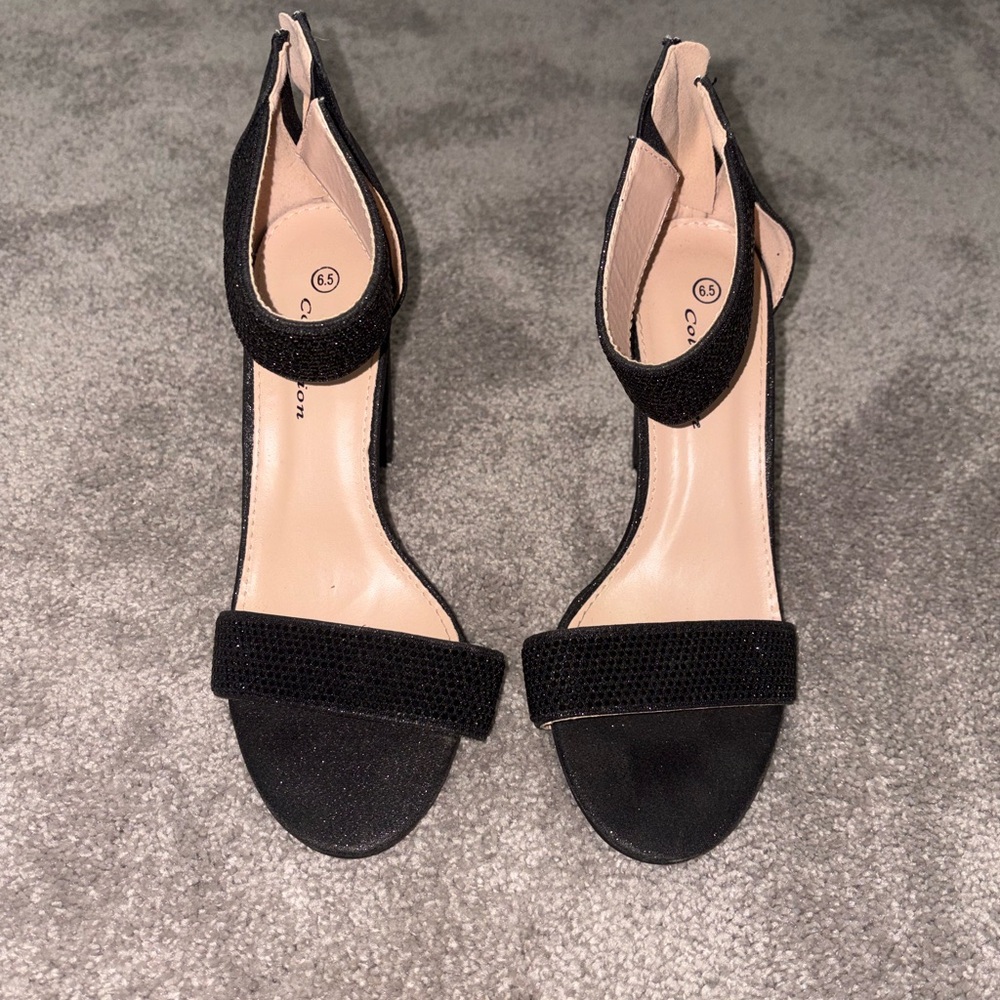 GG Collection Black Heeled Sandals